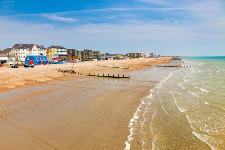 26 Best Seaside Day Trips From London (2021 Guide)