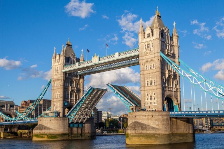 27 Fascinating Facts About Tower Bridge, London (2022 Guide)