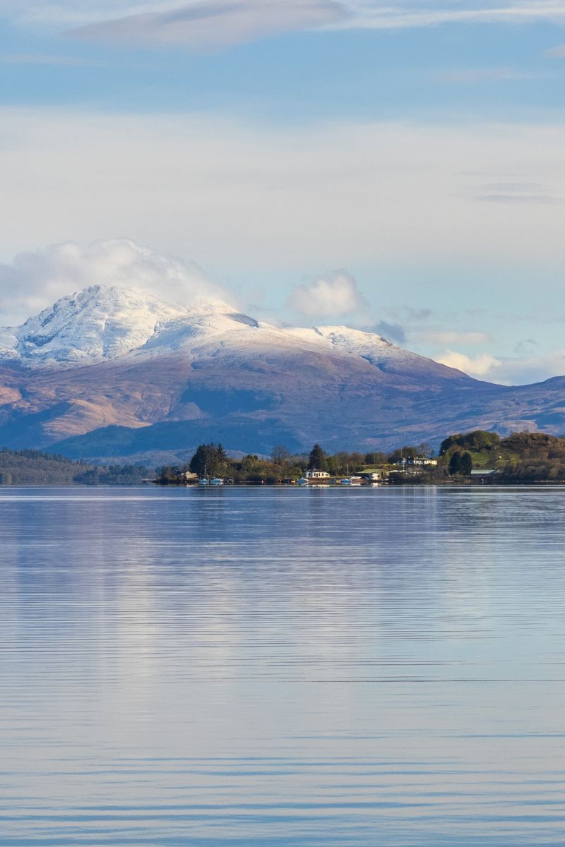 15 Largest Lakes In The UK + Lake Activities To Try (2023 Guide)